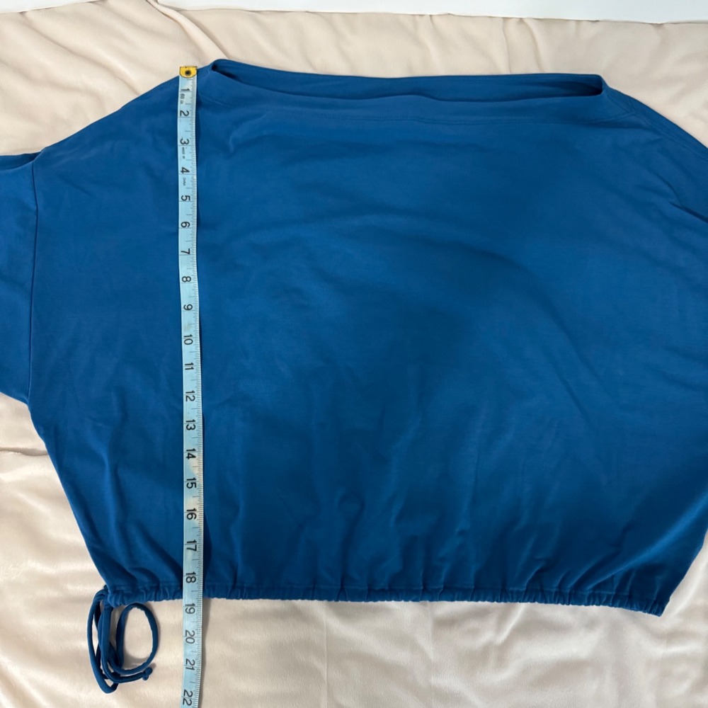 Athleta Blue Boat Neck Dolman Sleeve Cinched Hem Crop Top Women's Medium - Picture 9 of 9